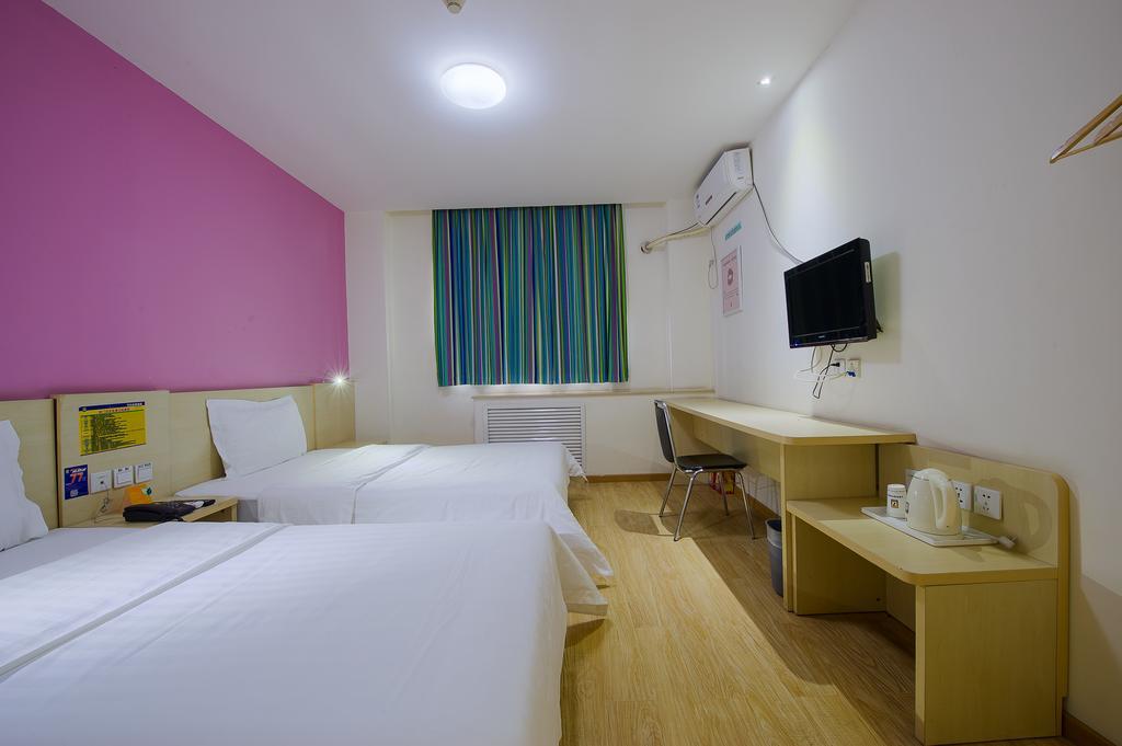 7Days Inn Foshan Coach Terminal Exterior photo